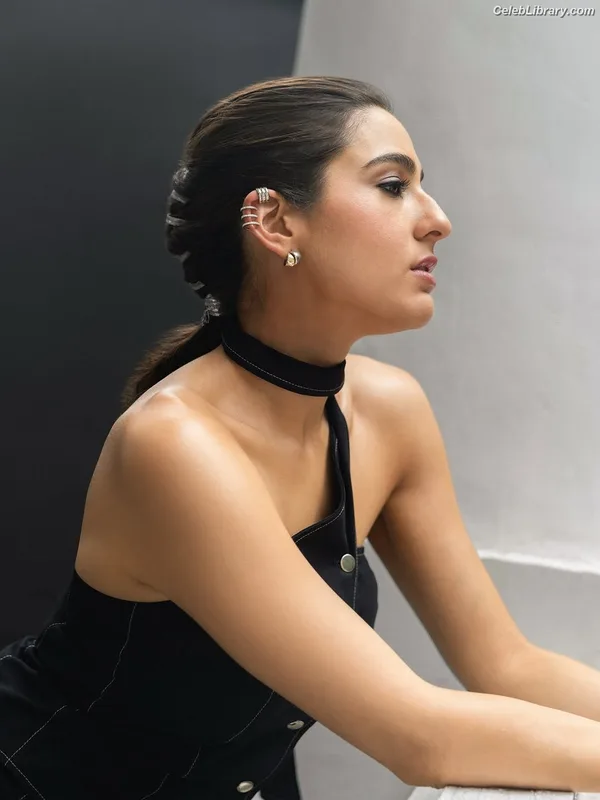 Sara Ali Khan photo 17 of 48