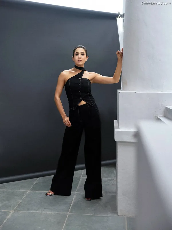 Sara Ali Khan photo 18 of 48