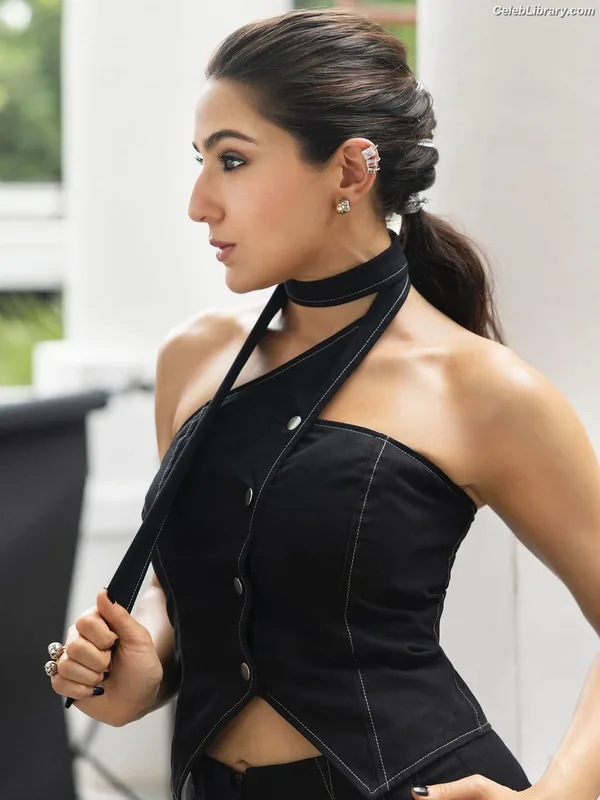 Sara Ali Khan photo 19 of 48