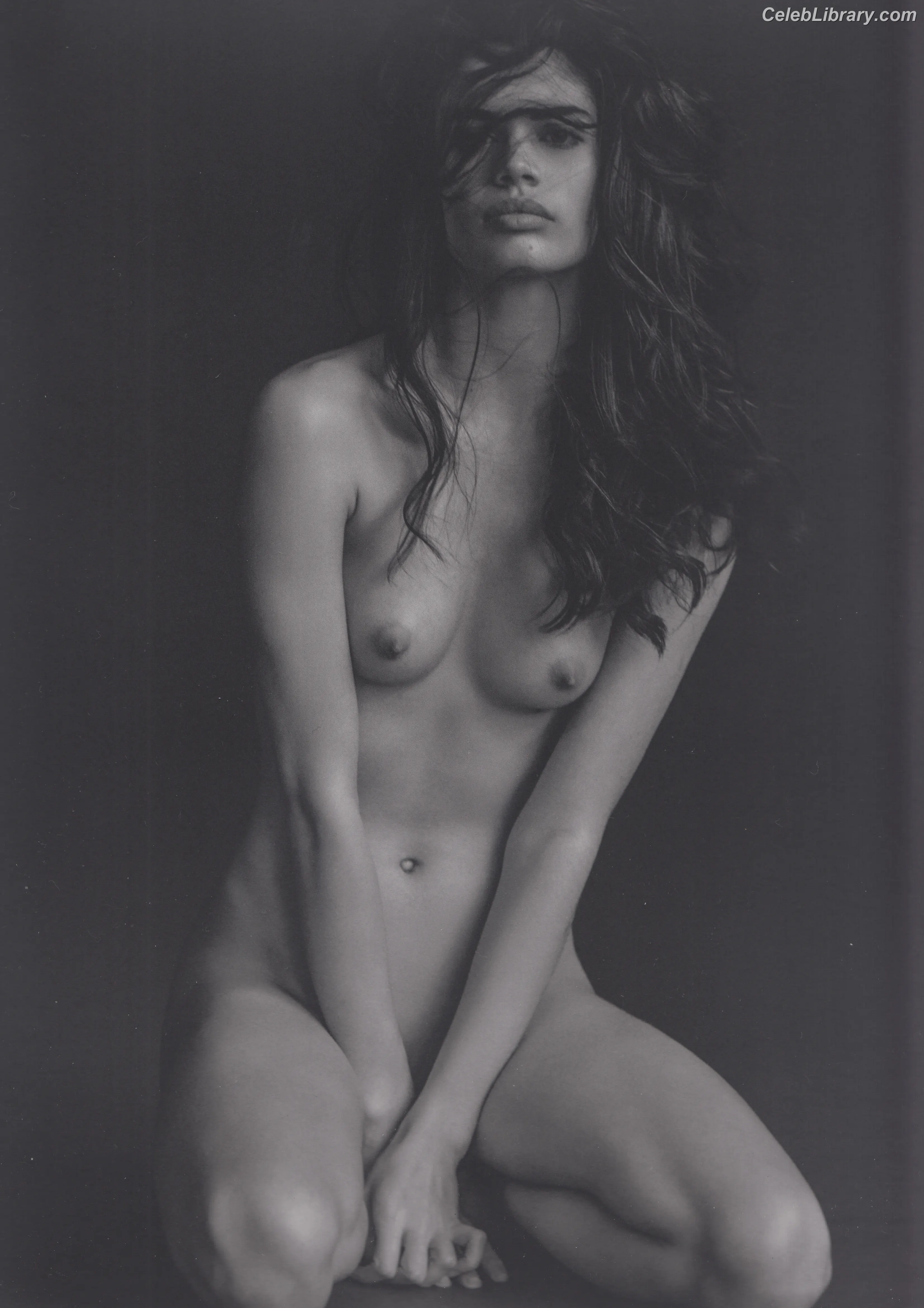 Sara Sampaio photo 7 of 489