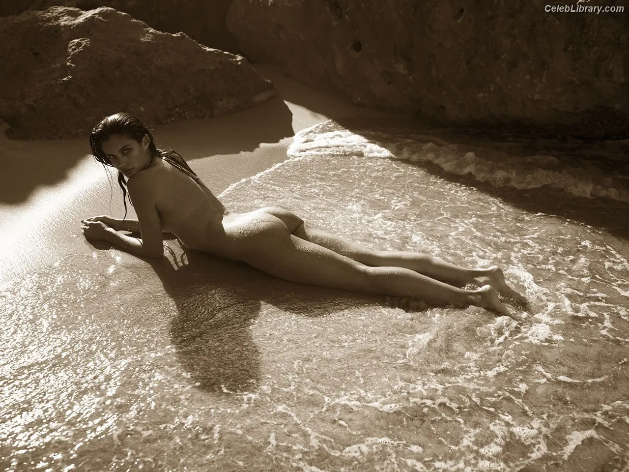Sara Sampaio photo 22 of 489