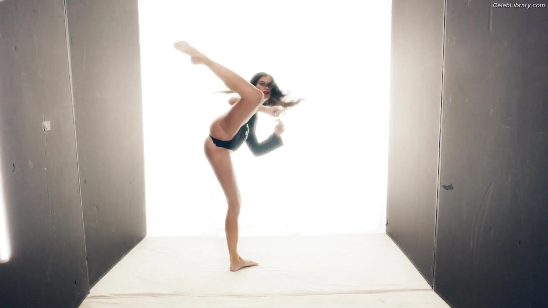 Sara Sampaio photo 23 of 489