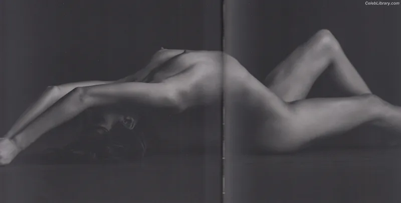 Sara Sampaio photo 11 of 488