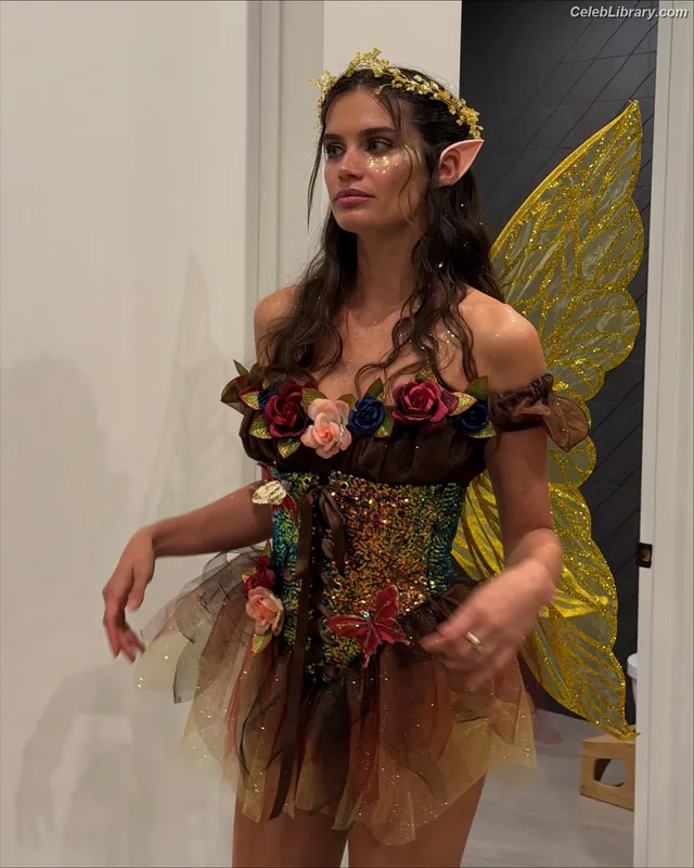 Sara Sampaio photo 13 of 488