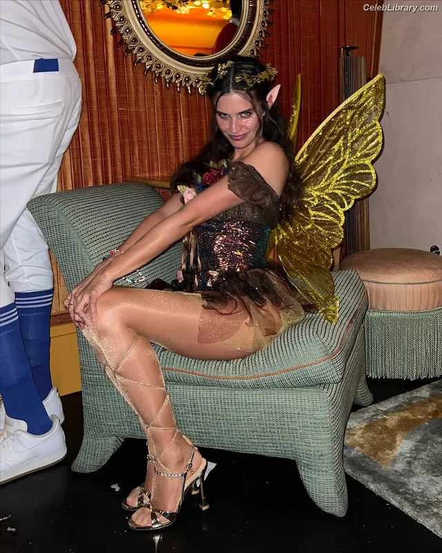 Sara Sampaio photo 21 of 488
