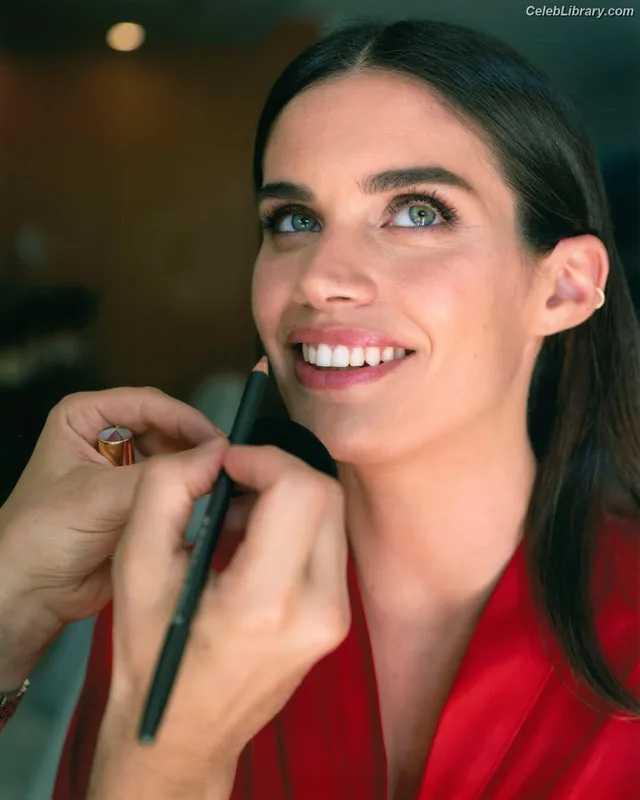 Sara Sampaio photo 21 of 488