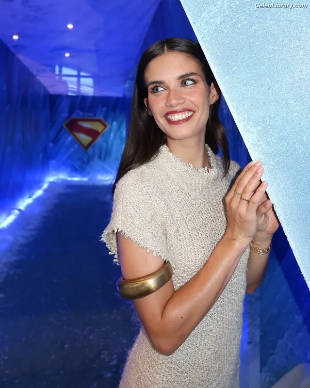 Sara Sampaio photo 9 of 488