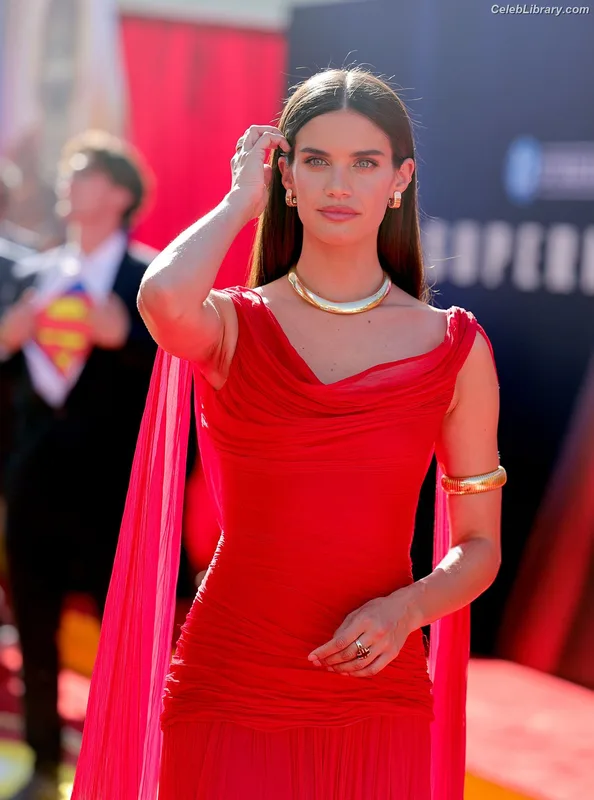 Sara Sampaio photo 23 of 488