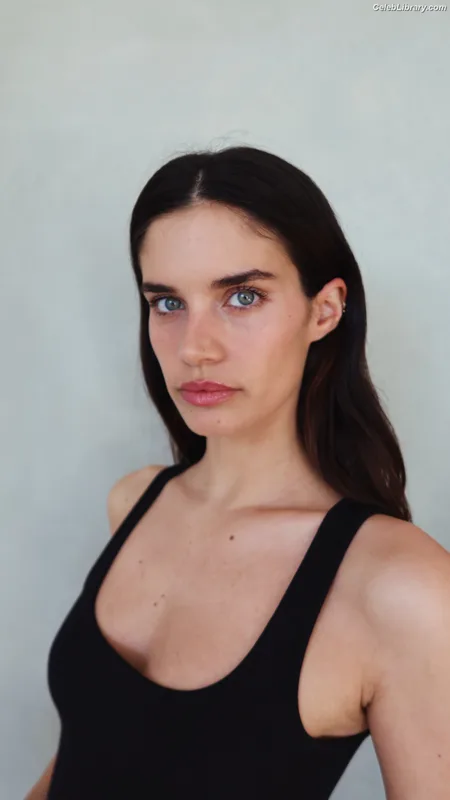 Sara Sampaio photo 22 of 488