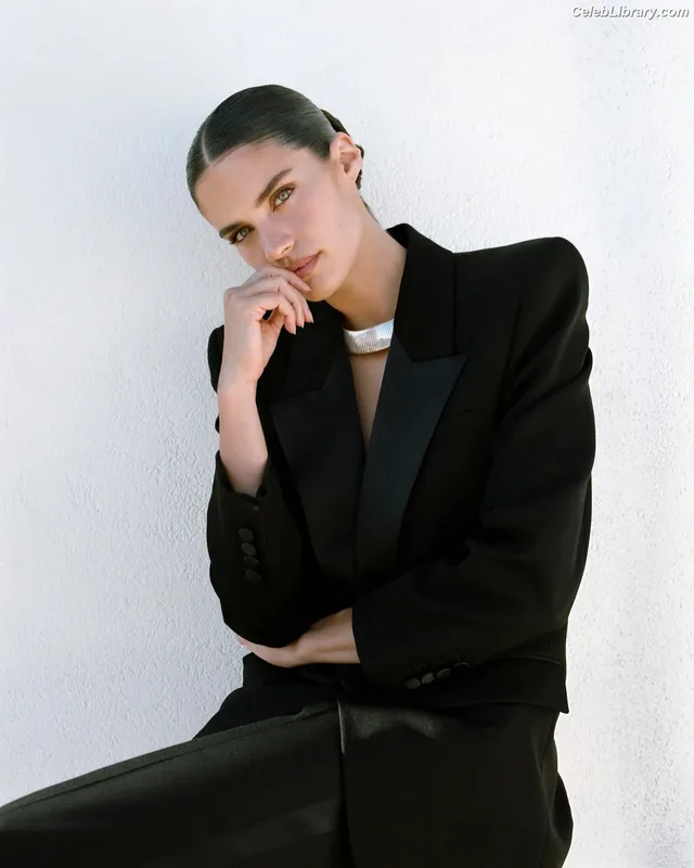 Sara Sampaio photo 6 of 488