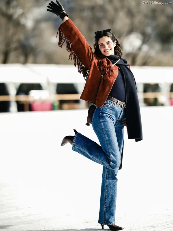 Sara Sampaio photo 16 of 488