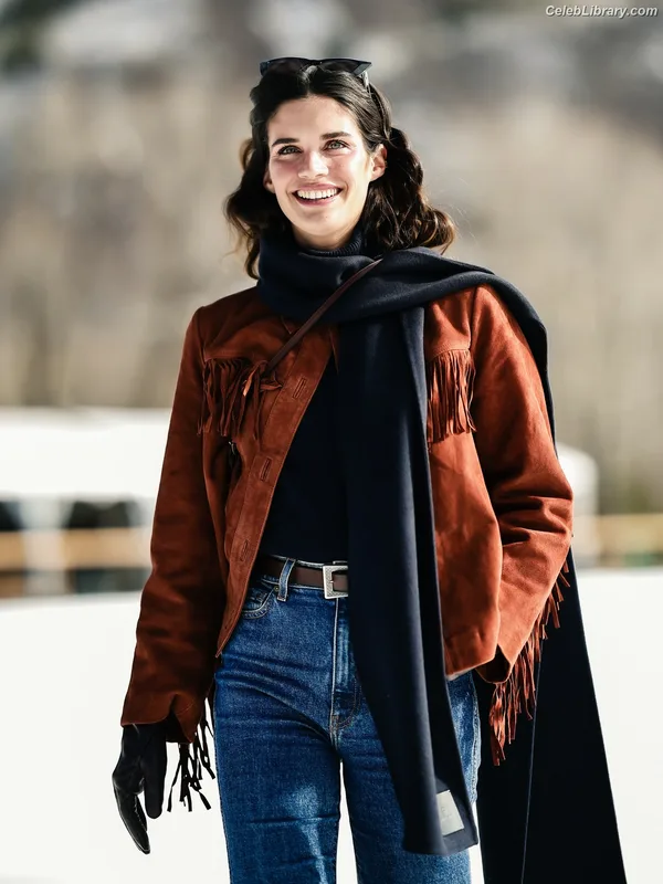 Sara Sampaio photo 19 of 488