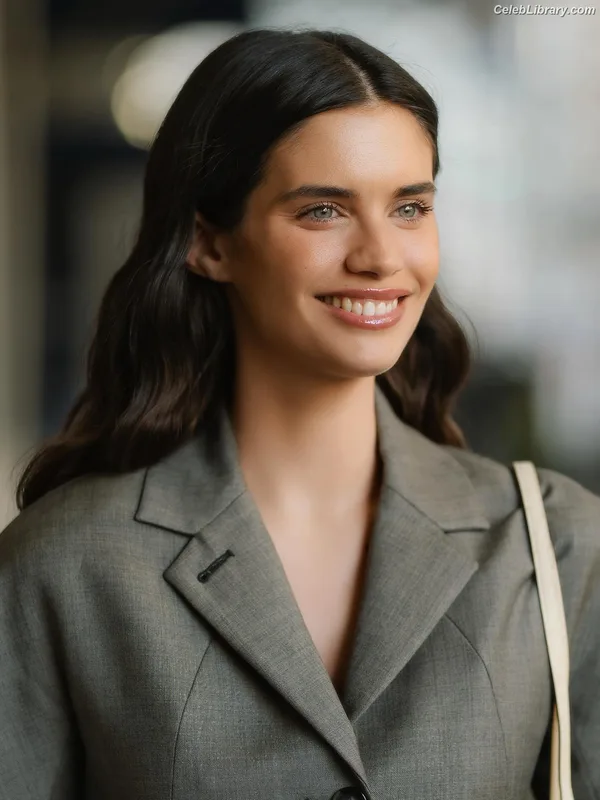 Sara Sampaio photo 4 of 488