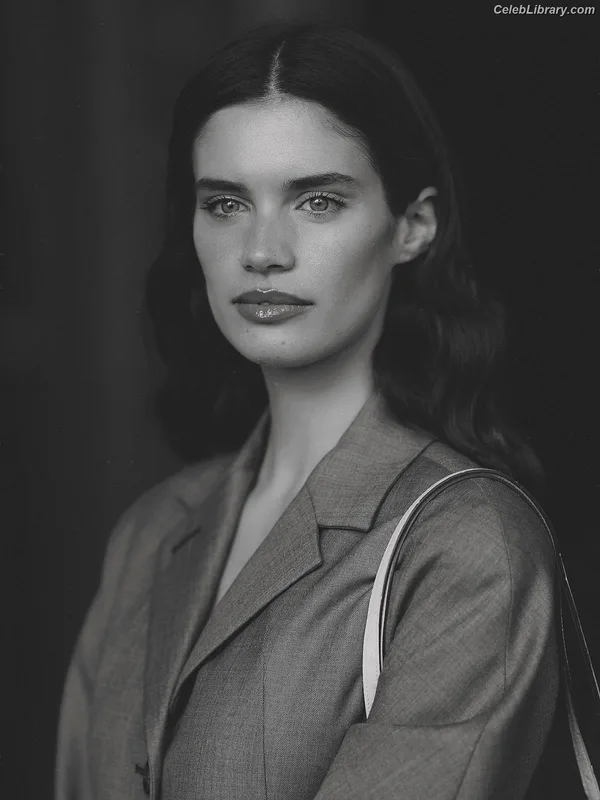 Sara Sampaio photo 6 of 488