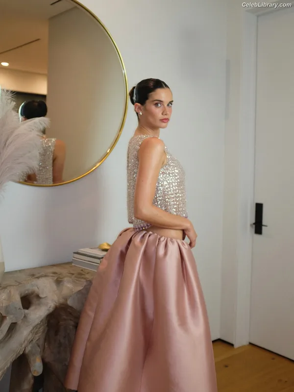 Sara Sampaio photo 13 of 488