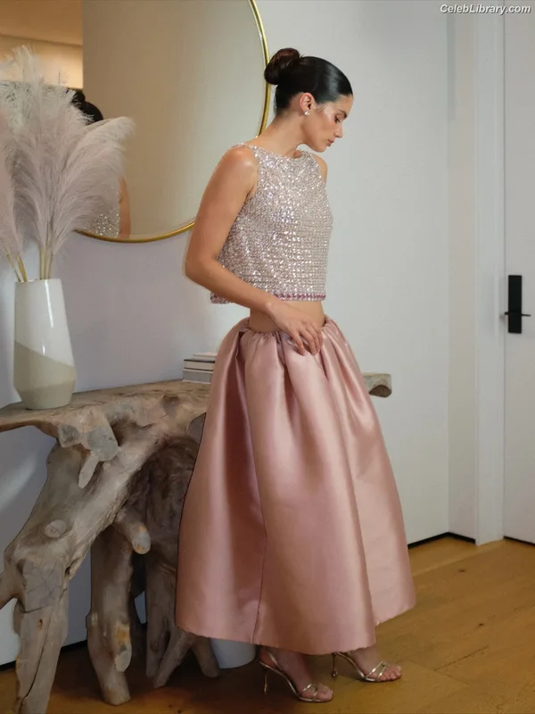 Sara Sampaio photo 15 of 488