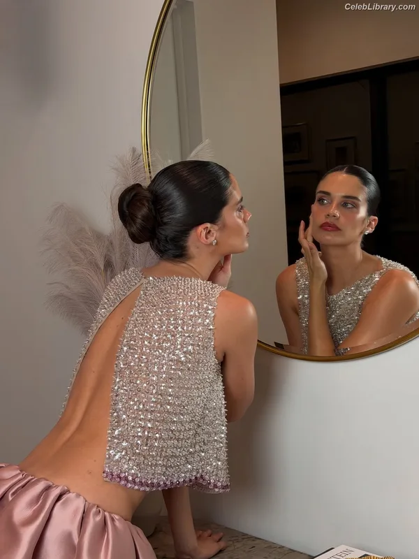 Sara Sampaio photo 18 of 488