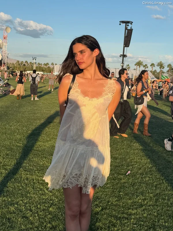 Sara Sampaio photo 24 of 488