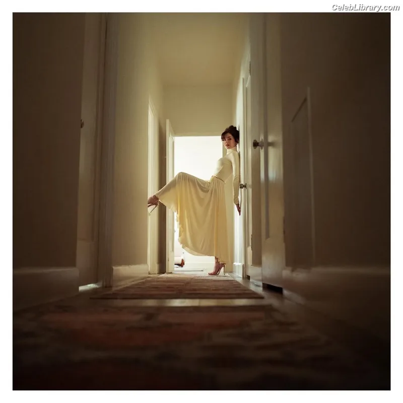 Sarah Bolger photo 7 of 29