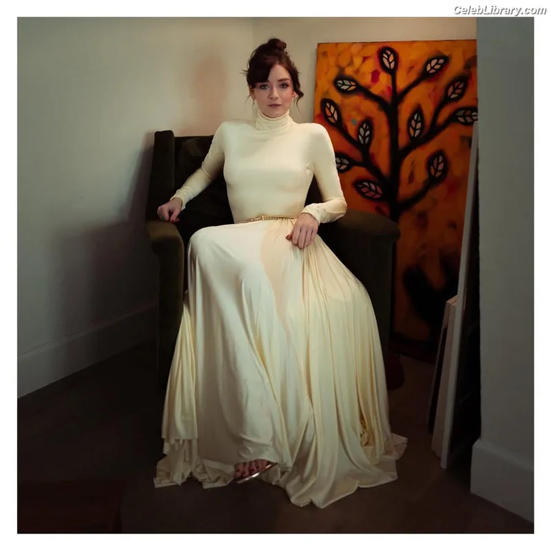 Sarah Bolger photo 8 of 29