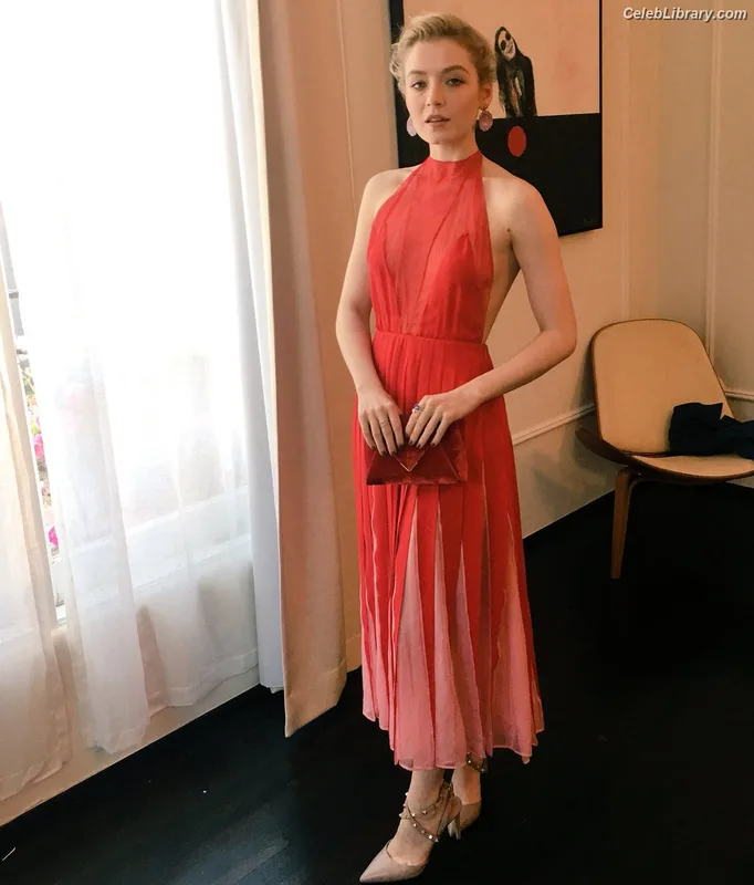 Sarah Bolger photo 3 of 29
