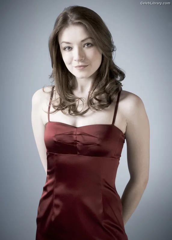 Sarah Bolger photo 4 of 29