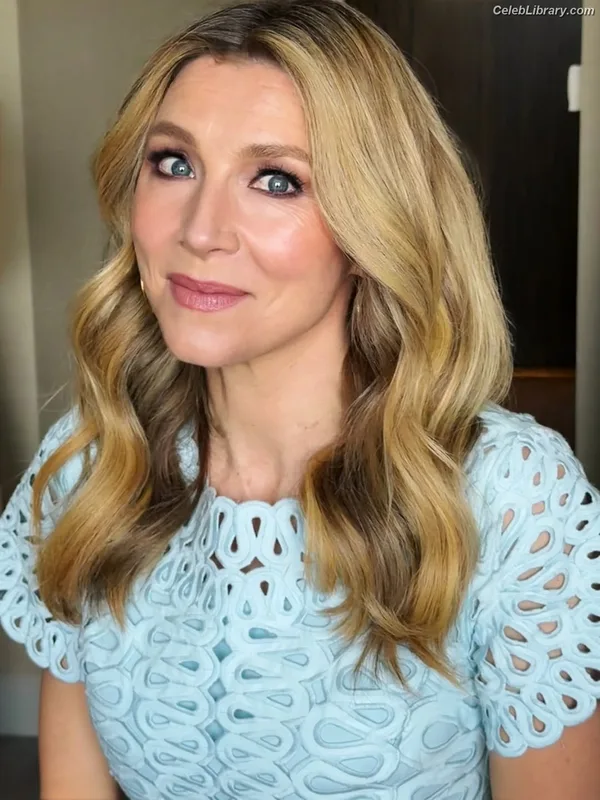 Sarah Chalke photo 7 of 20