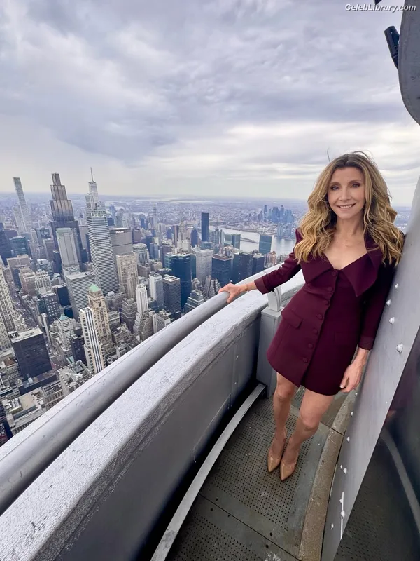 Sarah Chalke photo 12 of 20