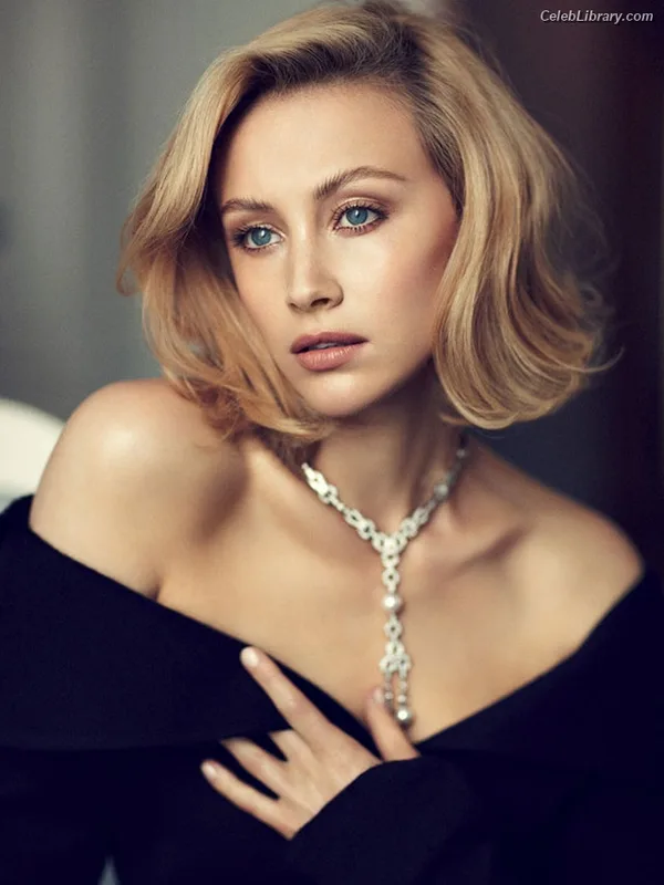 Sarah Gadon photo 11 of 42