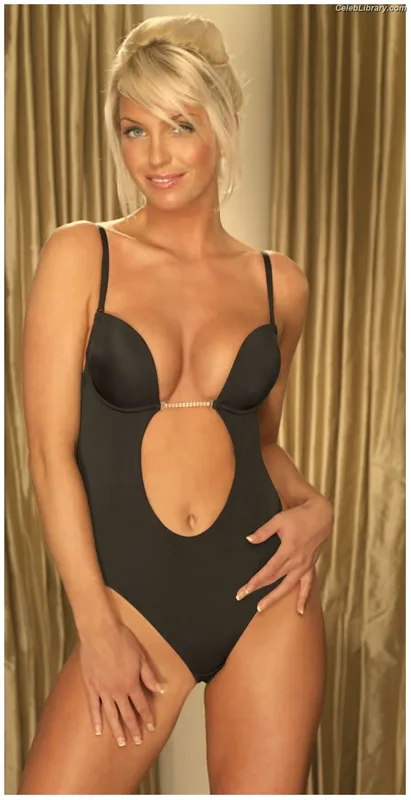 Sarah Harding photo 3 of 19