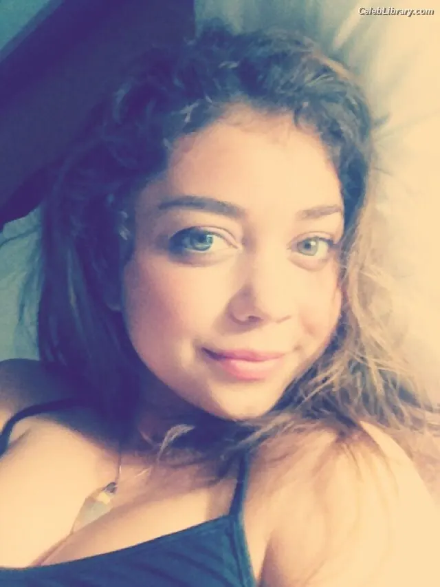 Sarah Hyland photo 19 of 297