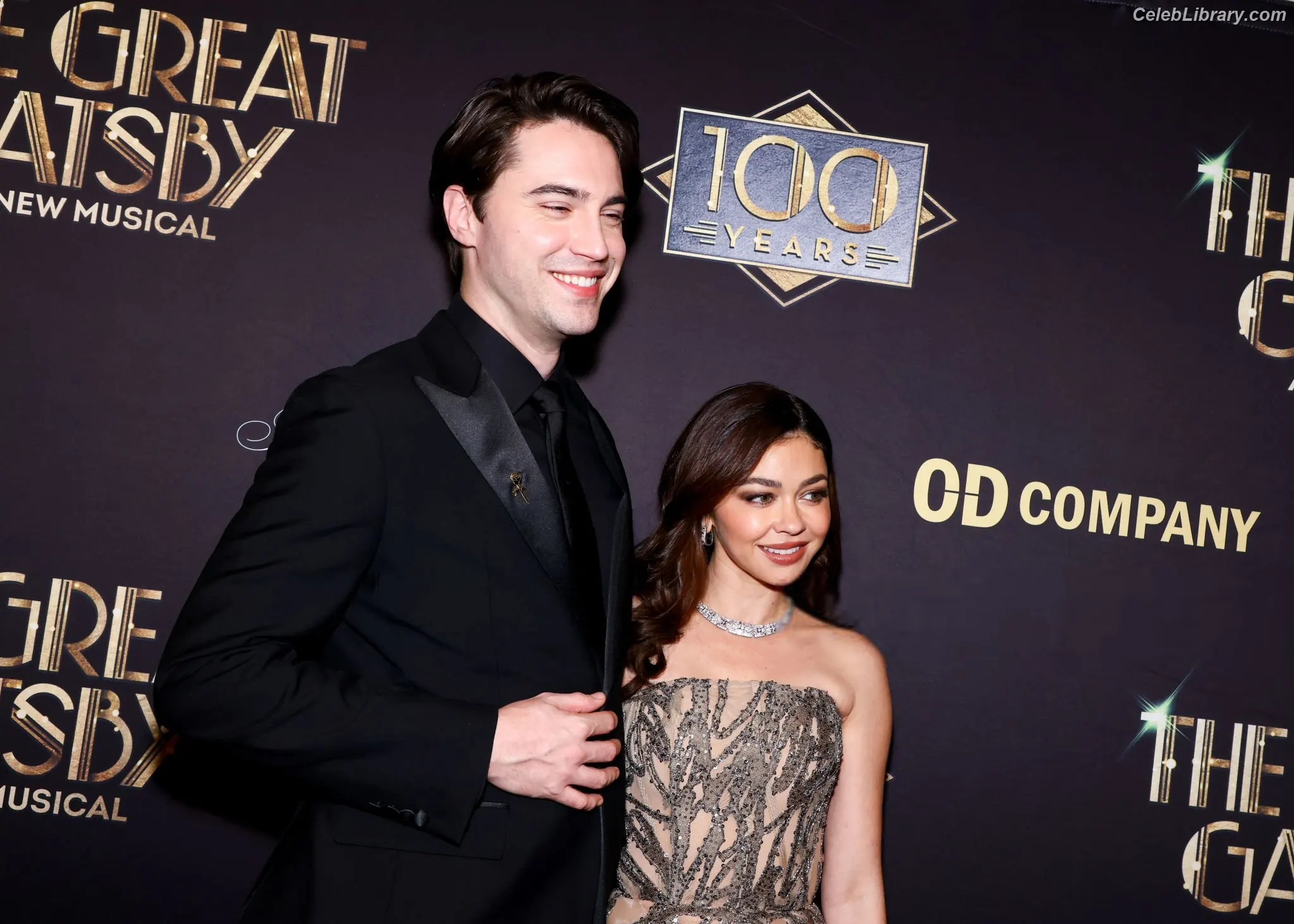 Sarah Hyland photo 3 of 297