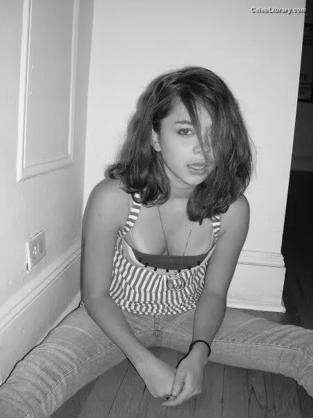 Sarah Hyland photo 10 of 297