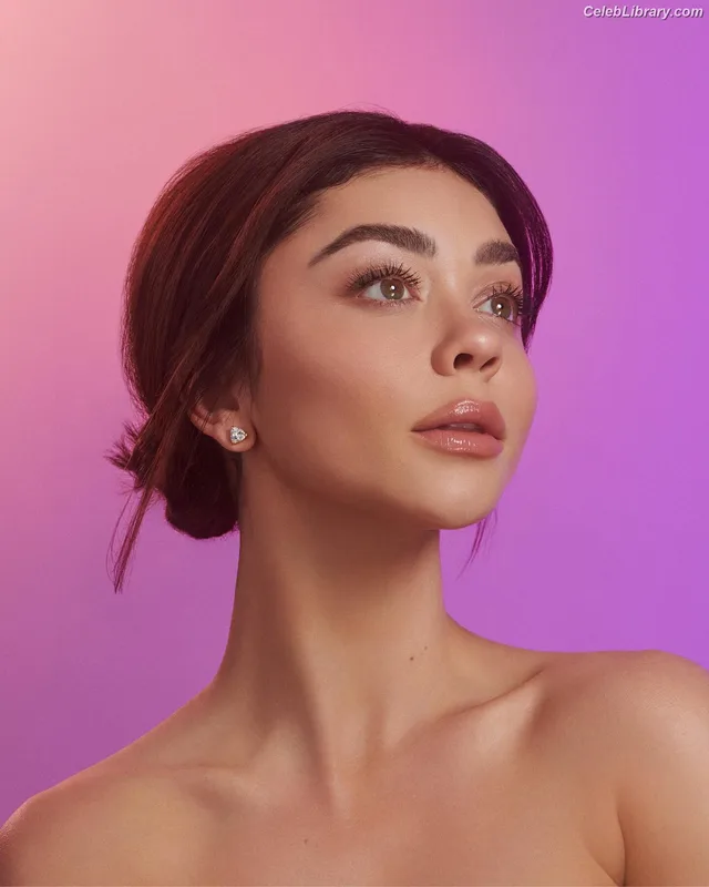 Sarah Hyland photo 9 of 297