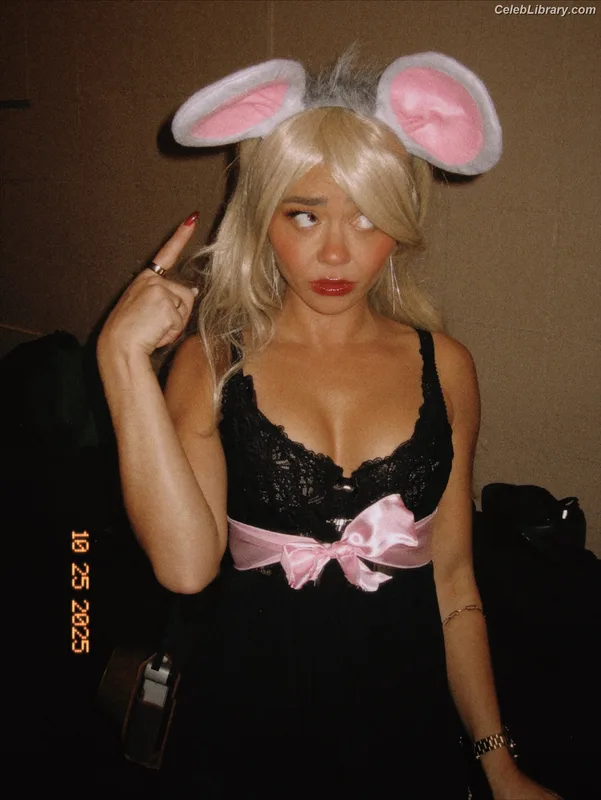 Sarah Hyland photo 9 of 297