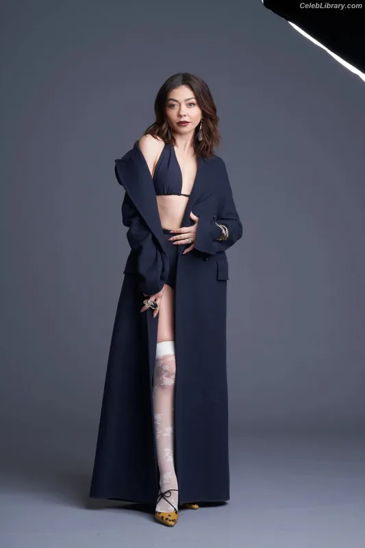 Sarah Hyland photo 6 of 297