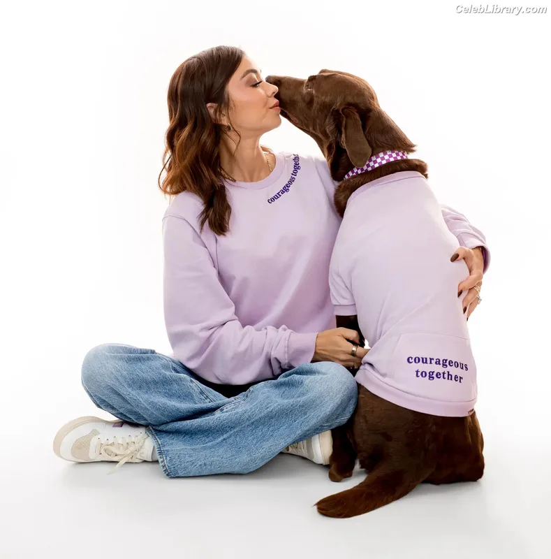 Sarah Hyland photo 20 of 297