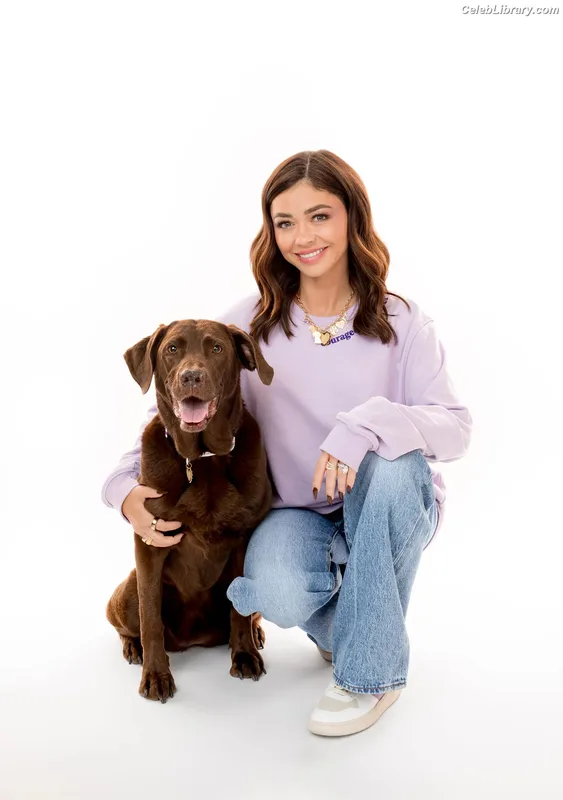 Sarah Hyland photo 24 of 297