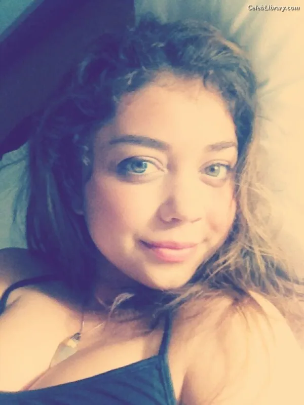 Sarah Hyland photo 18 of 297