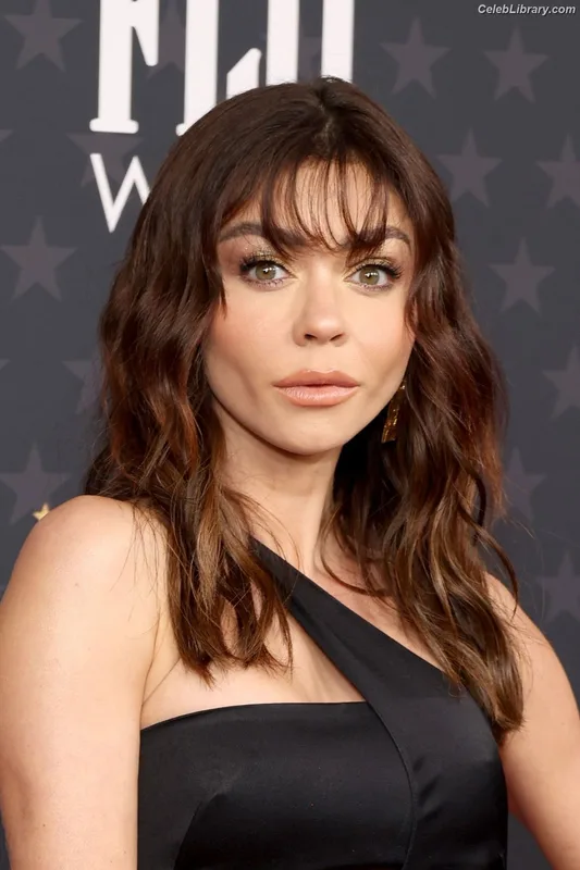 Sarah Hyland photo 2 of 297