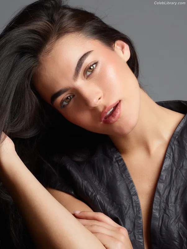 Sarah Jane Nader photo 6 of 38