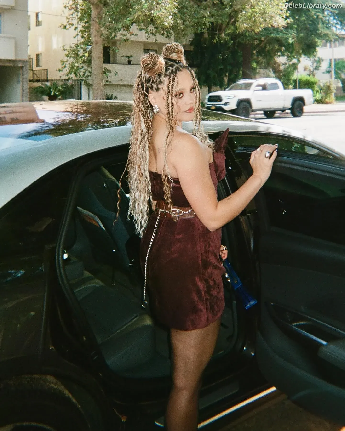 Sarah Jeffery photo 3 of 205