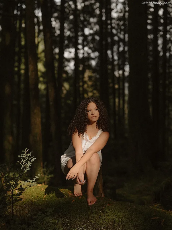 Sarah Jeffery photo 24 of 206