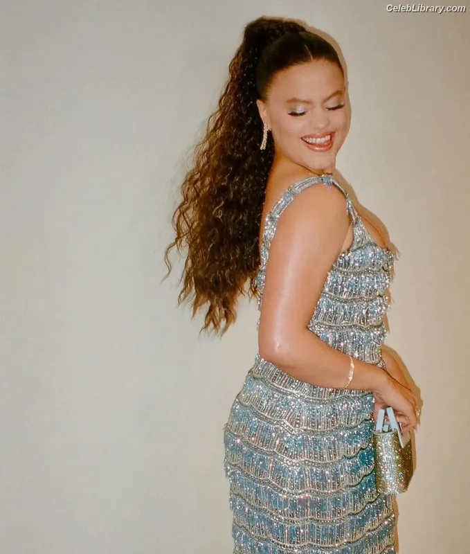 Sarah Jeffery photo 11 of 206