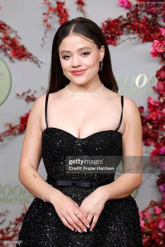 Sarah Jeffery photo 22 of 206