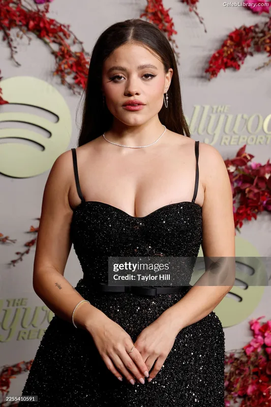 Sarah Jeffery photo 12 of 206