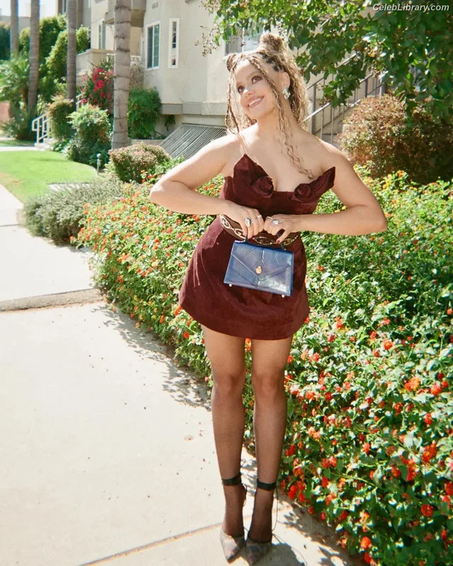 Sarah Jeffery photo 21 of 206