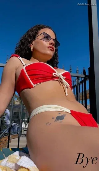 Sarah Jeffery photo 24 of 206