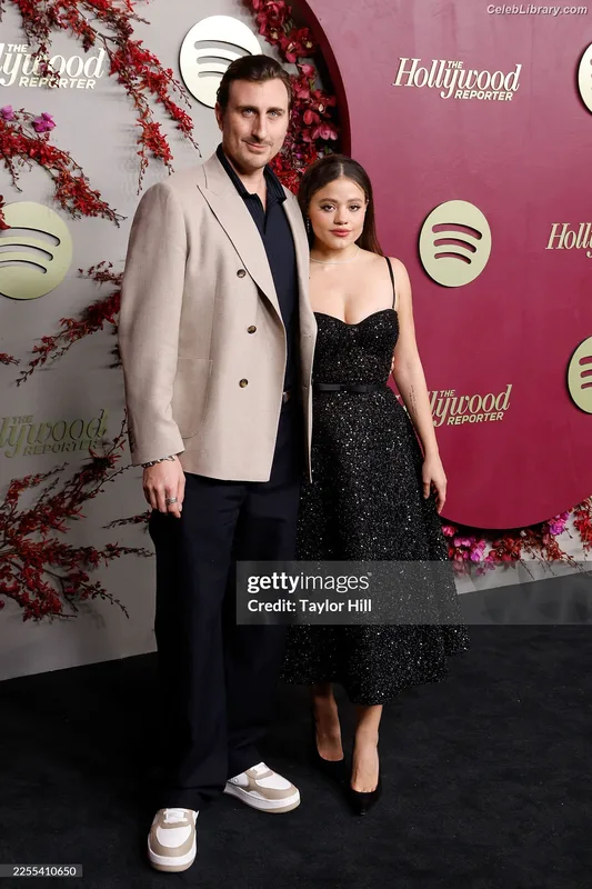 Sarah Jeffery photo 6 of 206