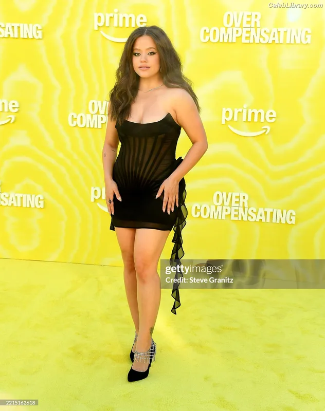 Sarah Jeffery photo 11 of 206